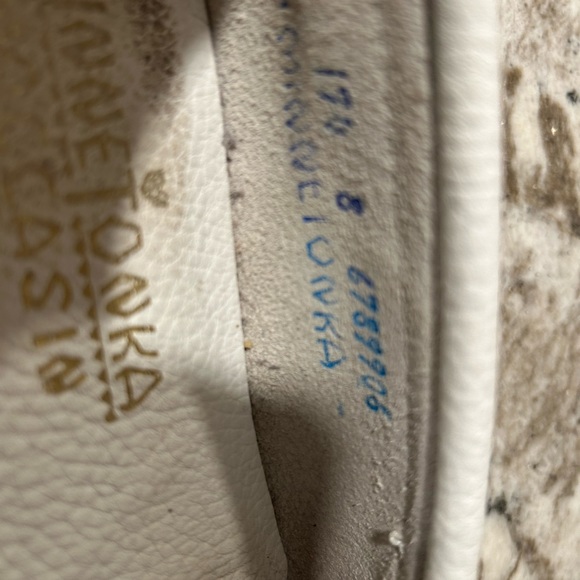 Vintage Minnetonka Moccasin with Beading - Picture 3 of 4